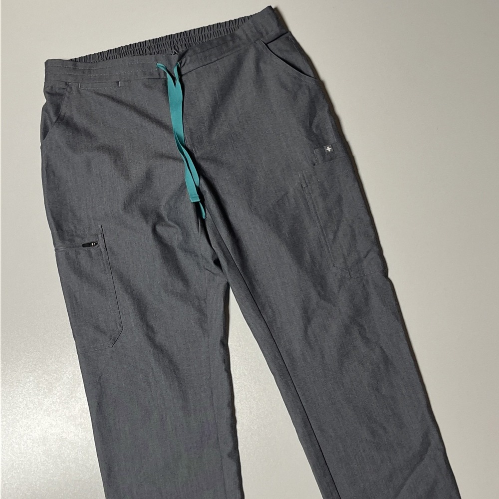 Figs Yola Skinny Scrub Pants Size‎ S Gray Straight Leg Technical Medical Trouser